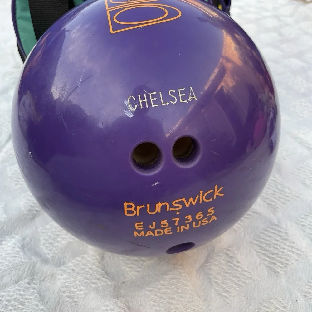 Disney GOOFY Brunswick Cosmic Bowling Ball Bag Approx 7 Lb Chelsea